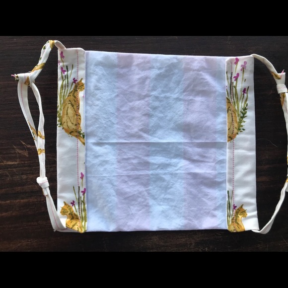 Mask with Cat Pattern - Picture 3 of 3